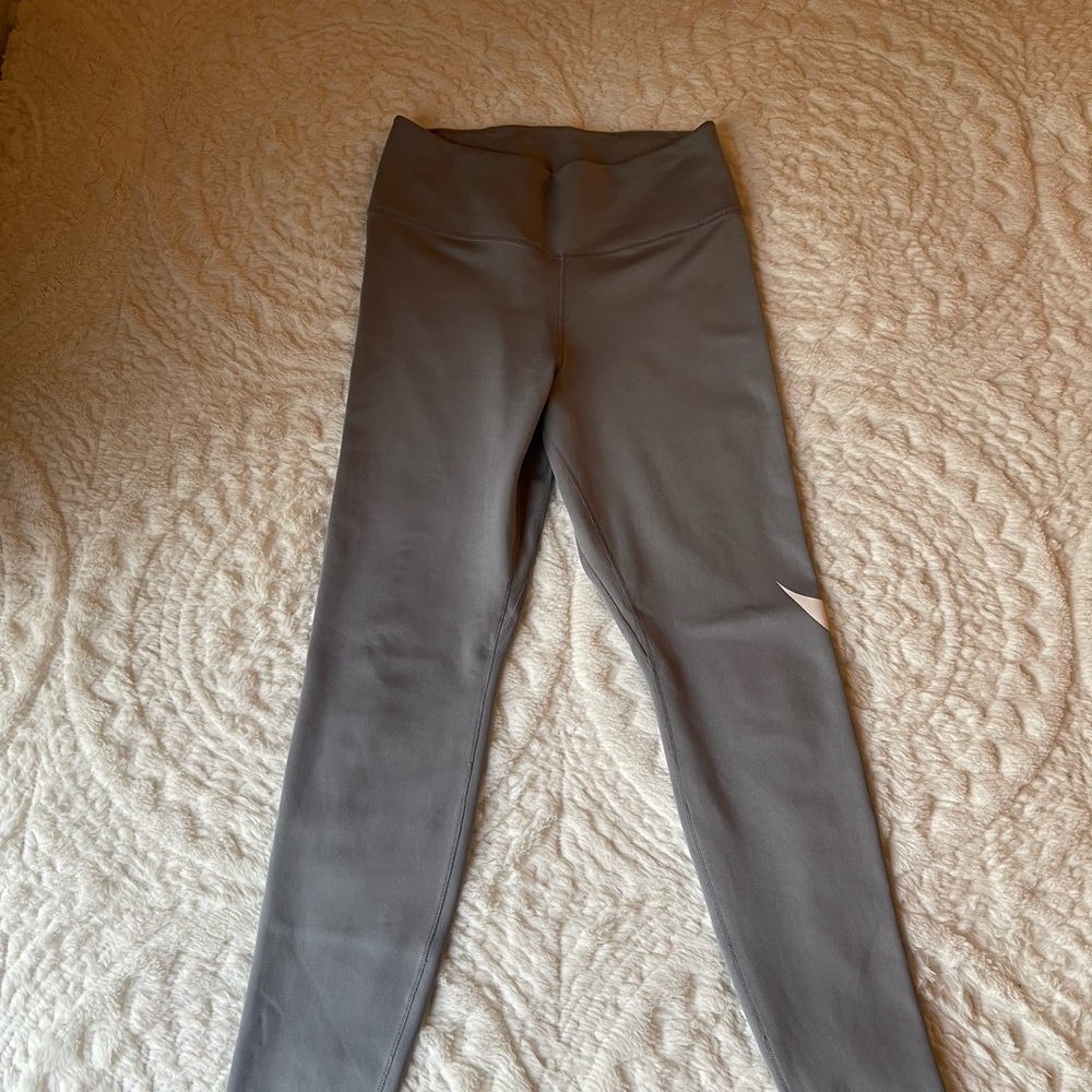S grey Nike leggings